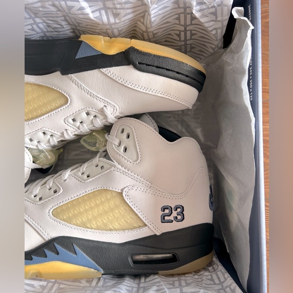 Deadstock - Air Jordan 5 x A Ma Maniére “Dawn” 2023 release - Picture 2 of 10